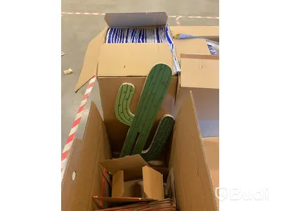 Tejplåda 0203 + Låda med etikettrullar + Arosafe säkerhetspåse + En kaktus i papp